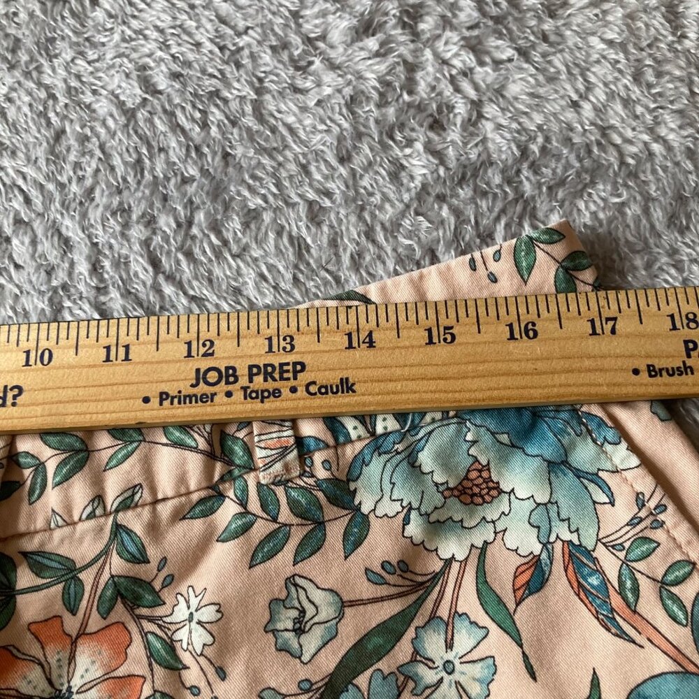 Loft Outlet 4” Shorts Vintage Style Floral Print Womens Shorts Size 8 - Picture 3 of 7